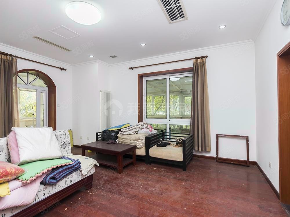 八大處山莊5室3廳3衛(wèi)257.7㎡南北1400萬