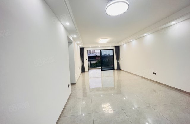 国鼎中央公园3室2厅135㎡67.8万二手房图片