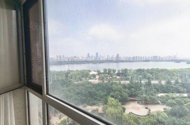 外滩香格里拉1室1厅49.49㎡22万二手房图片