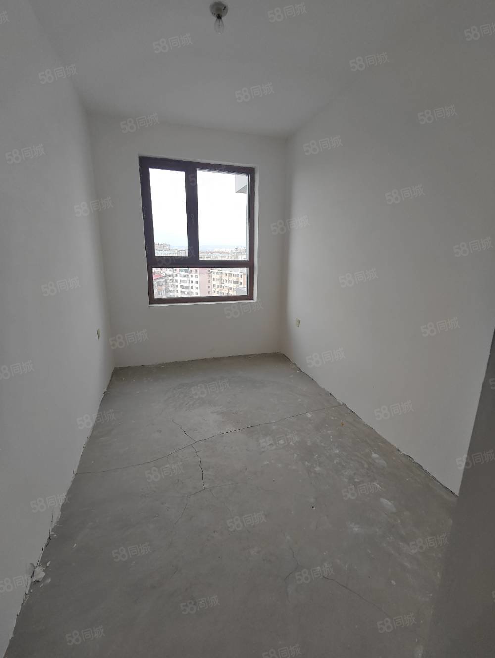 锦江丽都3室2厅1卫101㎡南北56万