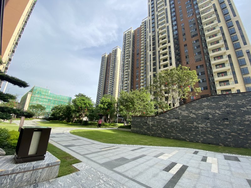 海德琥珀台3室2厅2卫99.76㎡南北500万