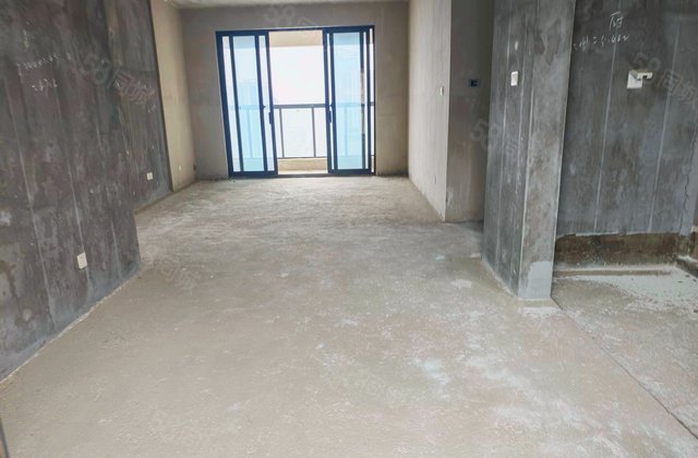 长房东旭国际(一期)4室2厅138.2㎡132万二手房图片