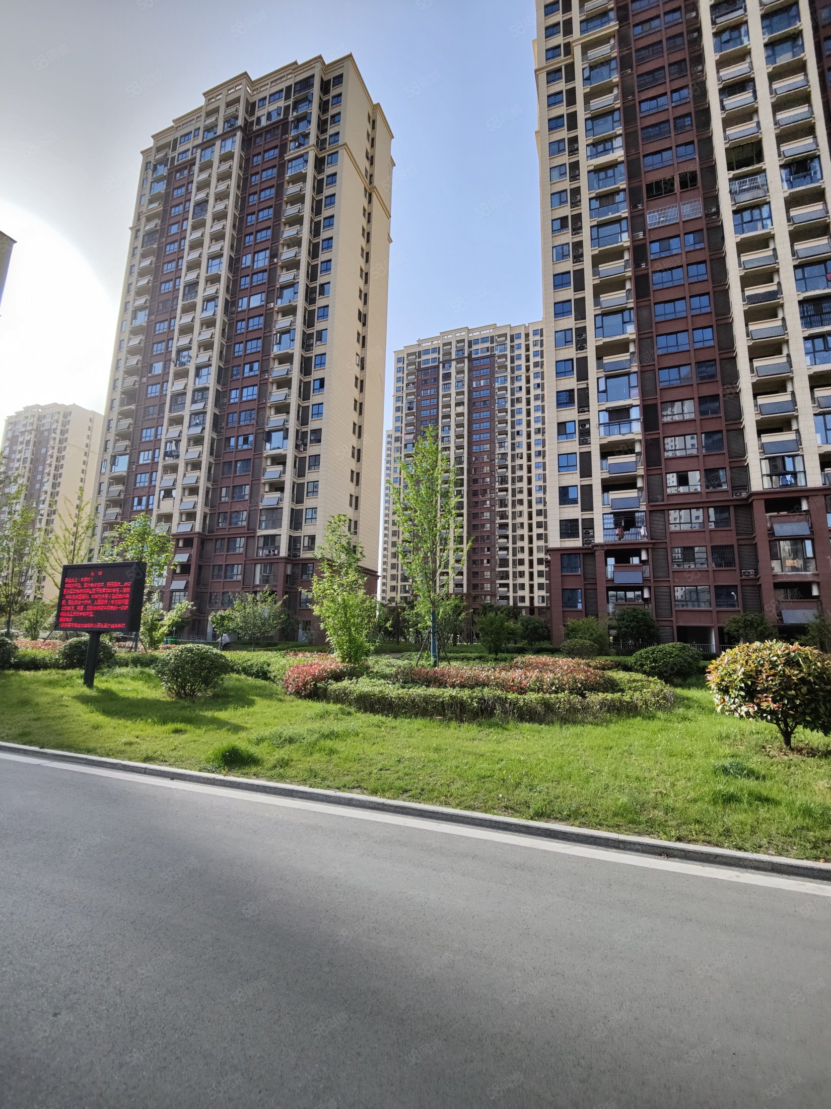 价格降到暖心品质楼房邻一中靠吾悦南胡湿地旁