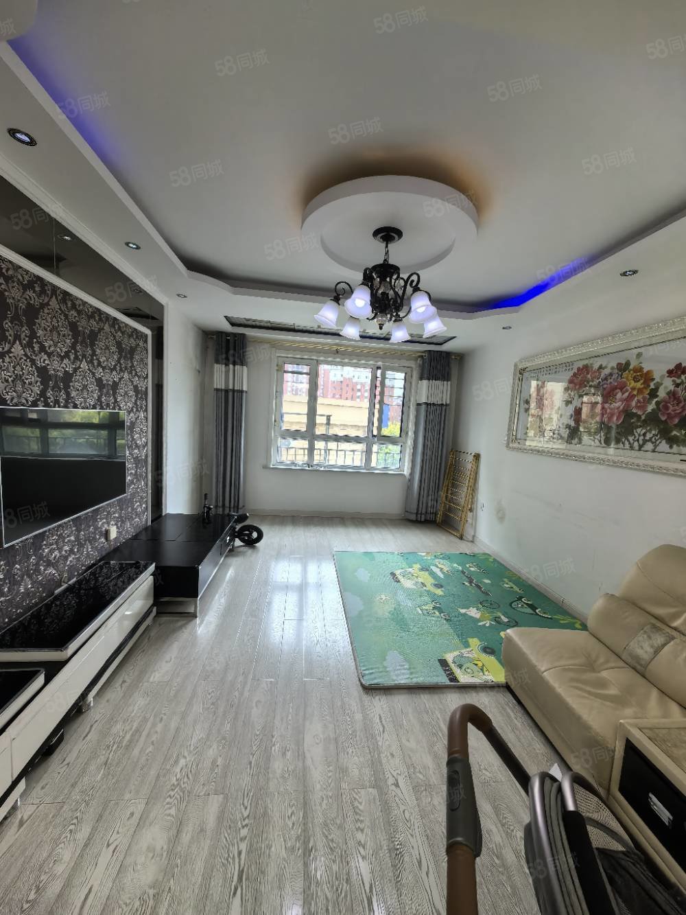 世茂南外滩(二期)2室1厅1卫88㎡南北56万