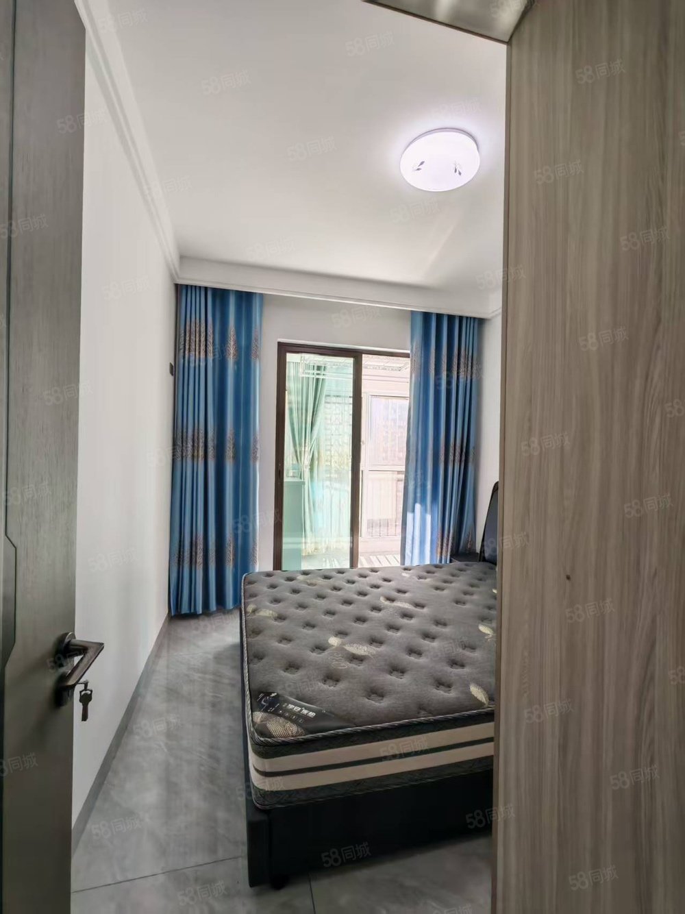 吾悦广场悦湖公馆3室2厅2卫125㎡南北88万