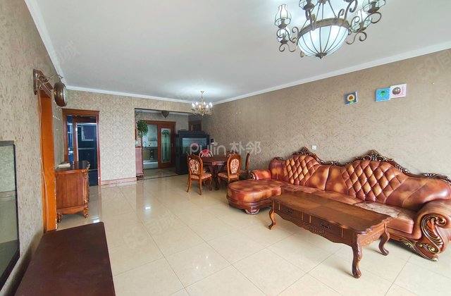 雅典国际社区4室2厅172.18㎡360万二手房图片