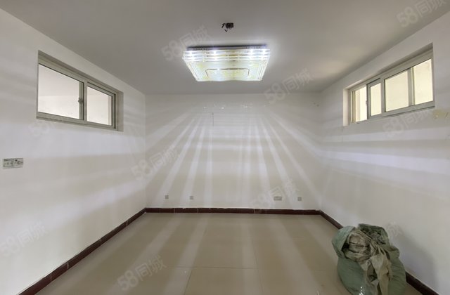 房东急售！正规三室，着急卖，看房子方便