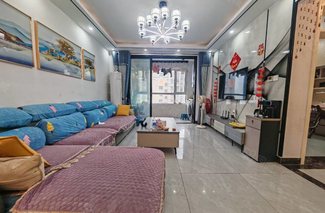 捡   急售精装修三居室，送车位，看房很方便，新一中外国语。