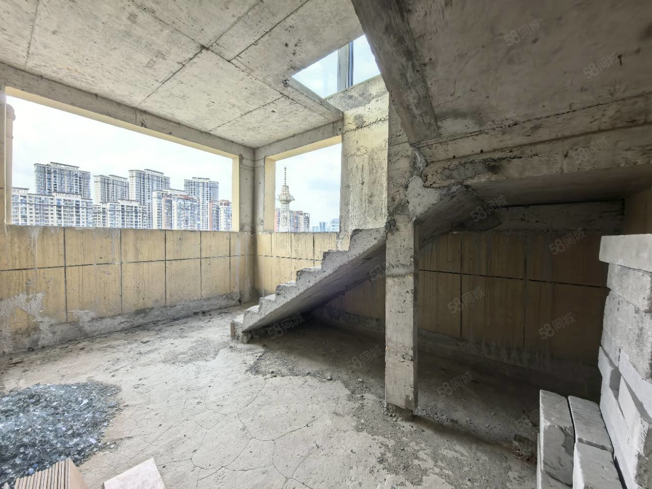 秀江印象7室2厅2卫280㎡南北138万