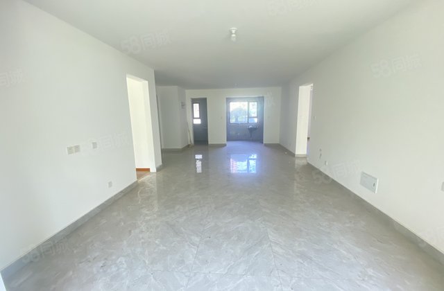 莲湖新城 昌润莲城 莲湖湾 一楼带院电梯洋房 东边户全明户型