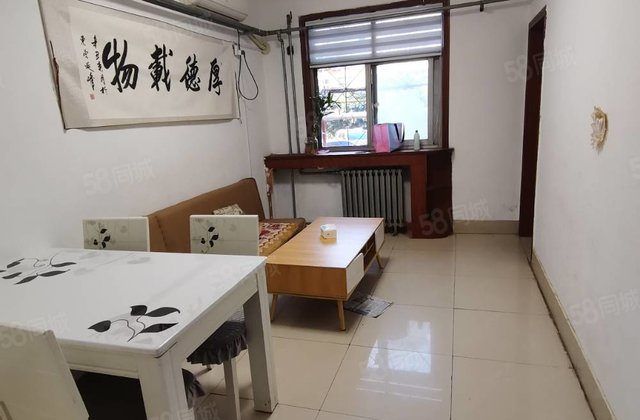 52万，人民公园 防疫站，客车厂家属院孝心一楼大两居停车方便
