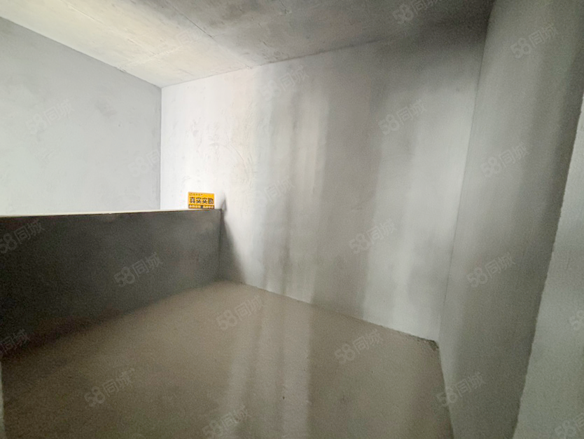 香山苑小区(张湾)3室2厅2卫110㎡南北78万