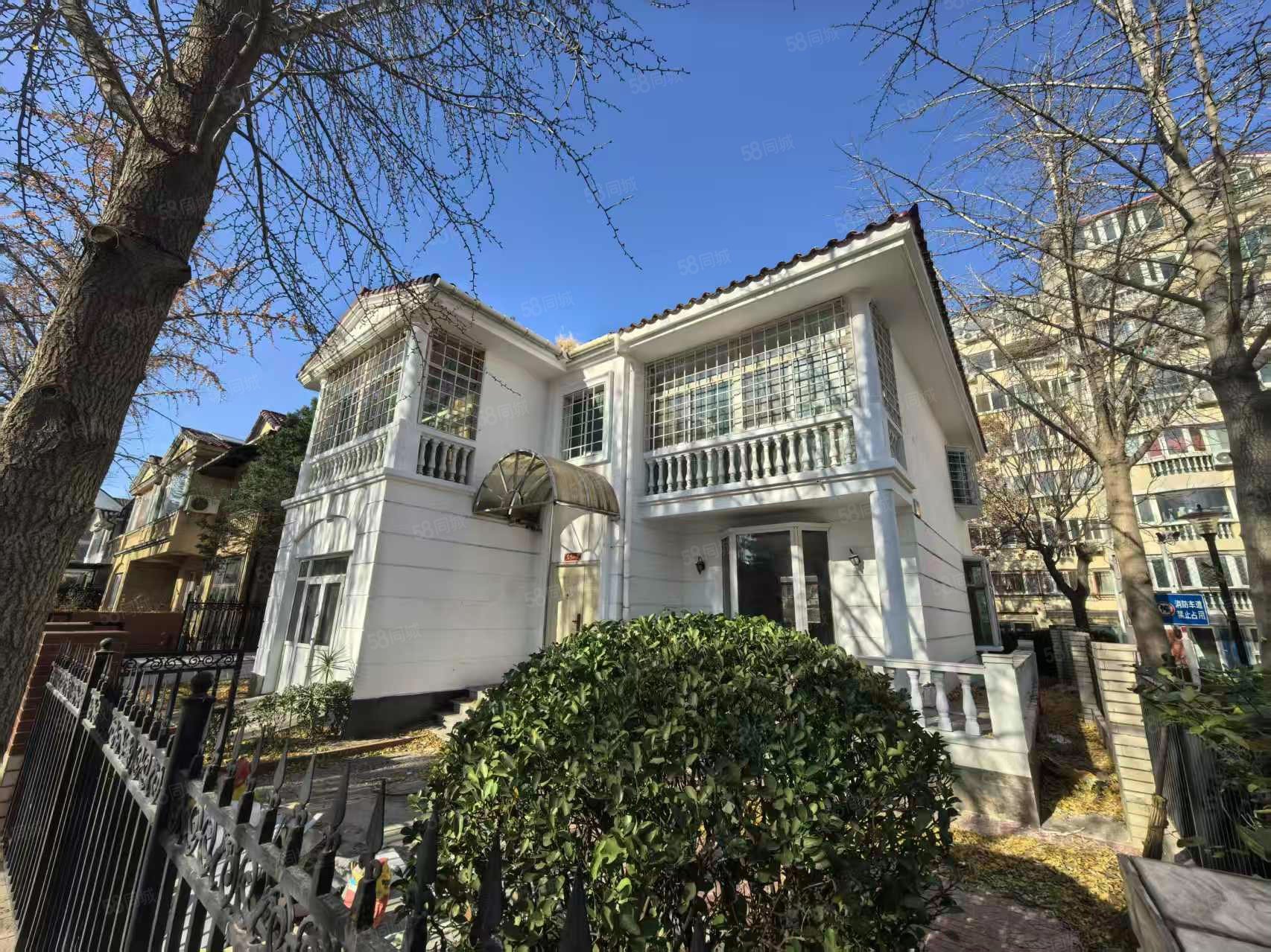 聽濤雅苑(別墅)4室2廳3衛(wèi)335.82㎡南北1400萬