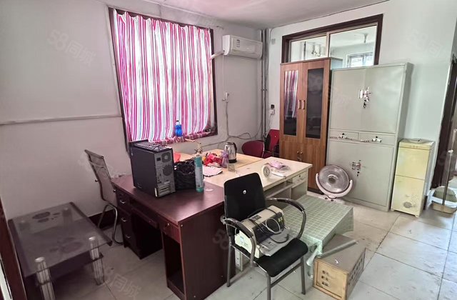 东昌湖边 一楼 东方双语 名人苑