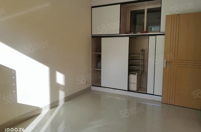 湖边！孝心房 镜明花园 南北通透三室 免大税送车储 可议价急