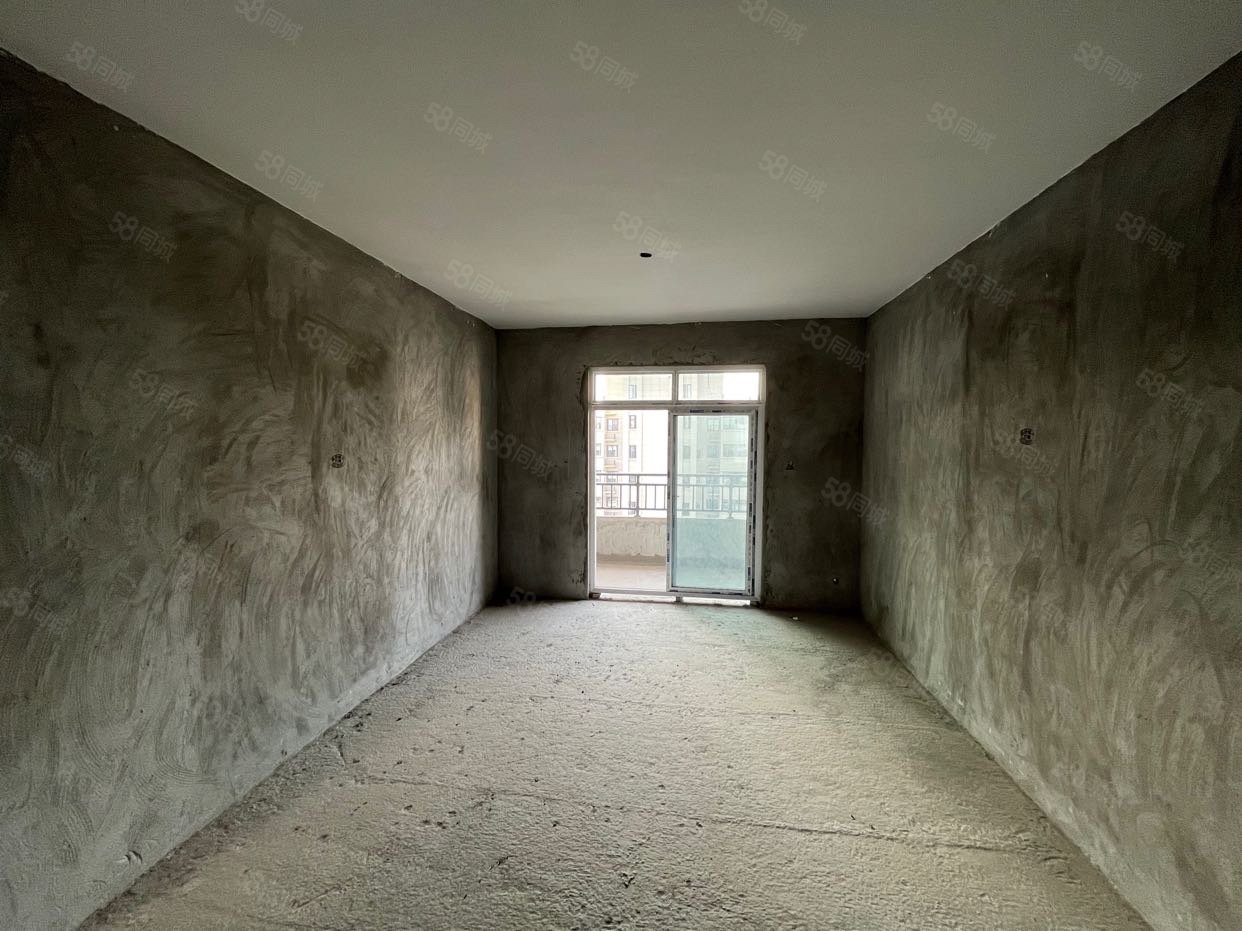 常隆花园3室2厅2卫121.73㎡南60万