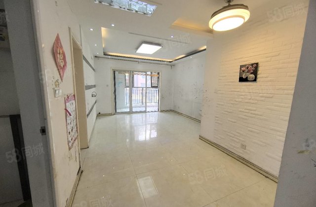 莲湖新城水岸花语电梯洋房三室，带车位地下室