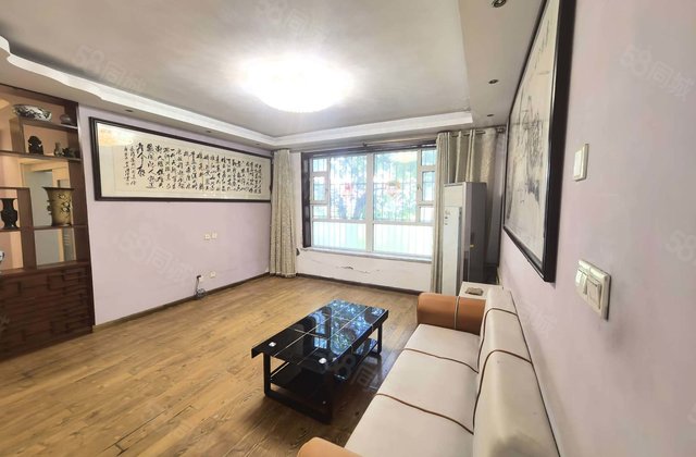 高新区文轩别墅区一层带车库，三室双卫精装修免大税。