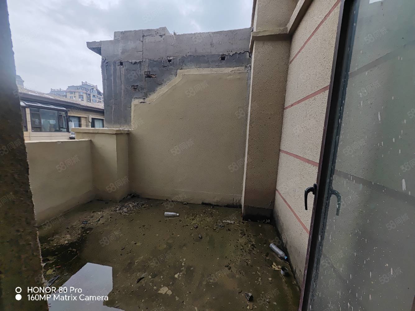 维也纳庄园5室2厅3卫278㎡南北208万