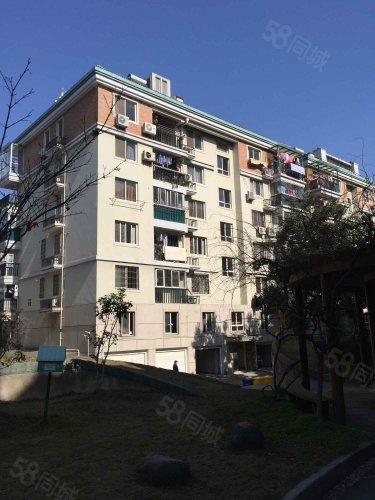 港湾花园 3室2厅2卫 141.0平米 180.00万元