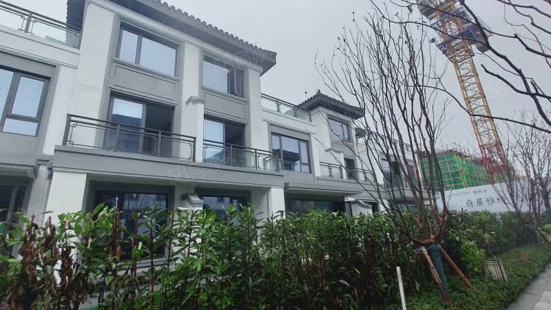 世合理想大地(别墅)4室2厅4卫118.27㎡南北280万