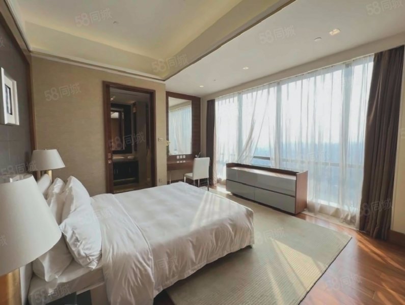 东海国际公寓5室3厅6卫400.25㎡南北5100万