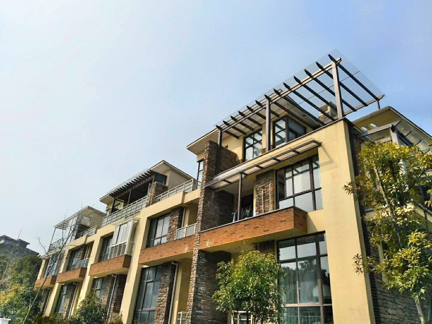 三江鸣翠蓝湾(公寓住宅)5室2厅3卫197.8㎡南北310万