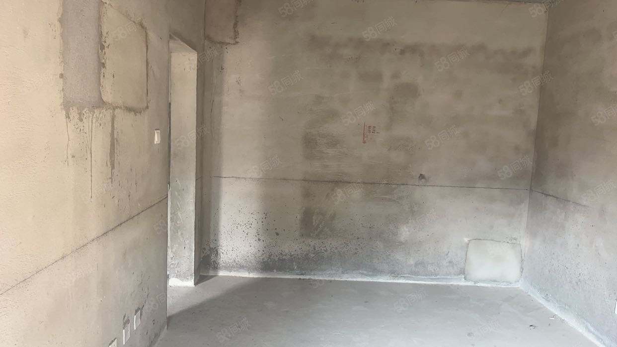 建投金桂湾3室2厅2卫133.17㎡南82万