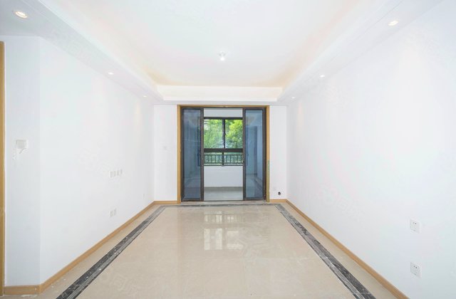 绿都少荃府3室2厅203.3㎡108万二手房图片