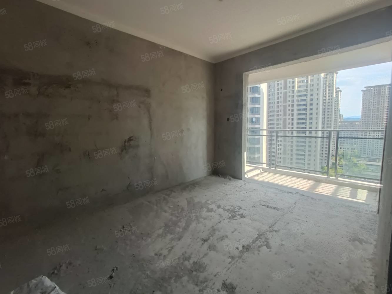 德和领秀广场4室2厅3卫180㎡南北160万