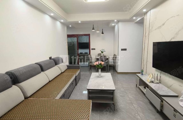 乐至顺风庭2区2室2厅70.48㎡20.8万二手房图片