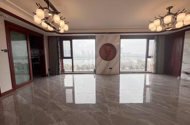 观湖名居3室2厅157.12㎡138万二手房图片