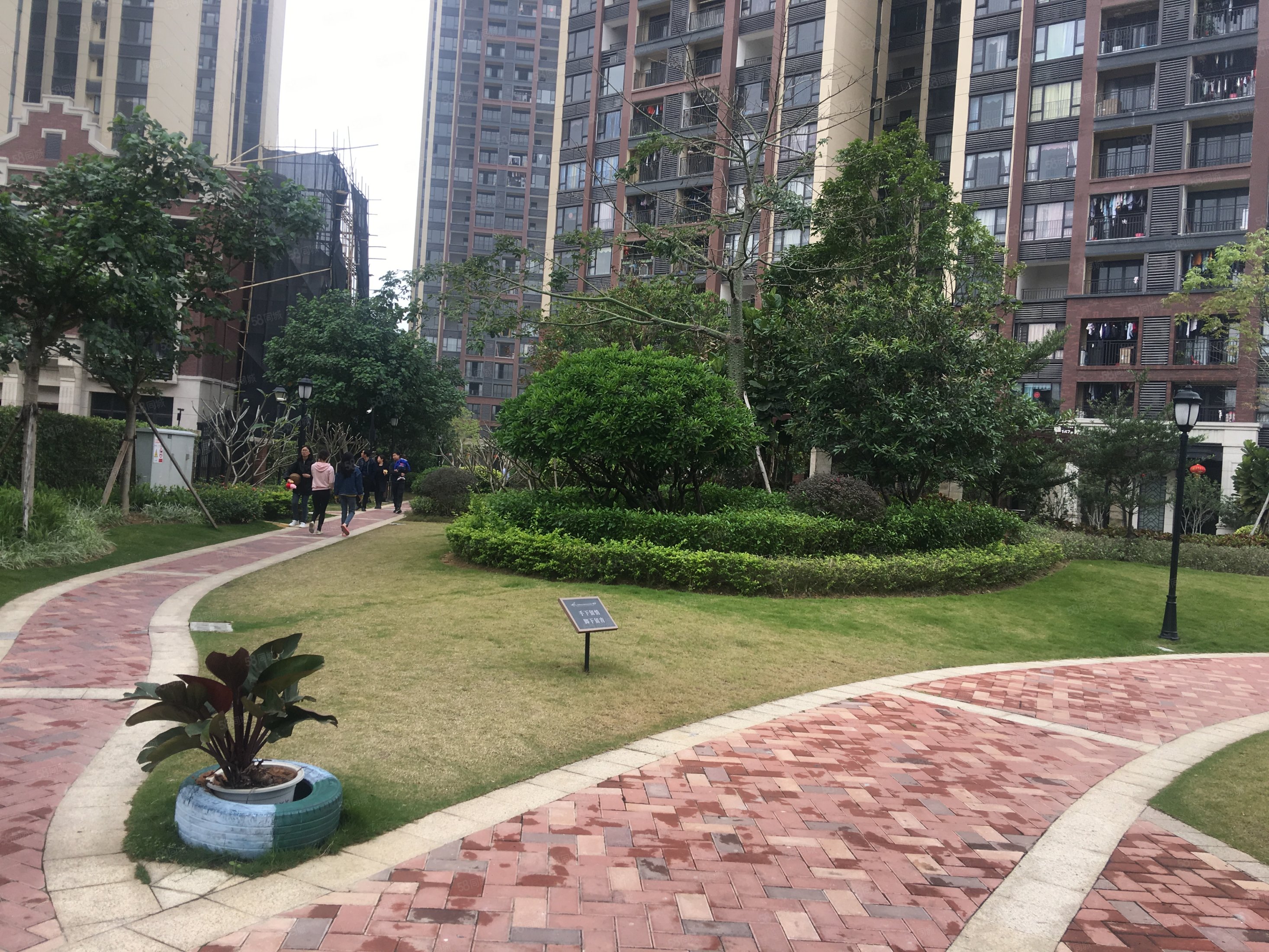 小三房 停车方便 南北通透 带电梯 正规商品房,金地城南艺境-东莞58