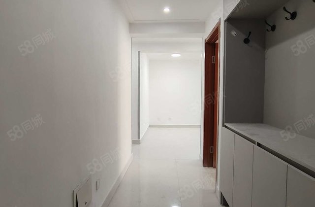 新东方龙湾在水一方 76平 电梯房 南北通透业主诚心出售