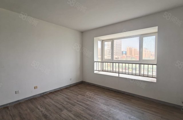 文轩片区 裕昌九州国际 送车位储，免大税，东边户，南北通透，