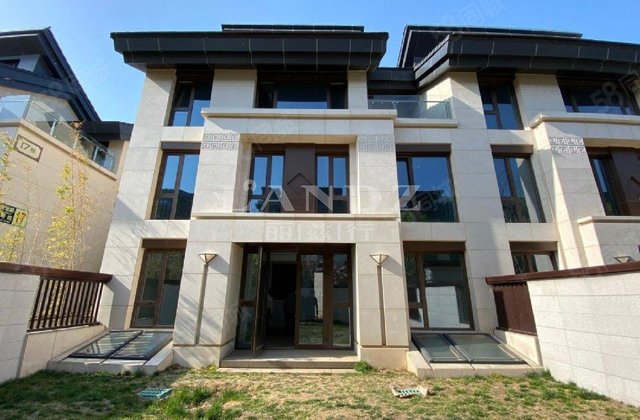 缘溪堂 三号楼 西边户 三加一户型, 视野无遮挡 三面采光!