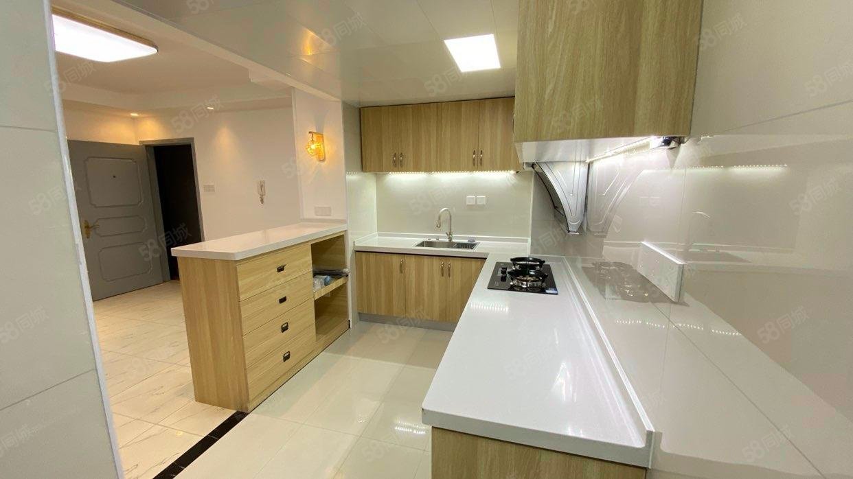 鵬潤家園2室1廳2衛(wèi)101.54㎡西南838萬