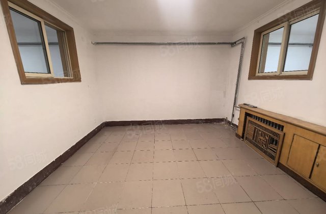 东昌总校兴华路～联通公司家属院～步梯3楼～有钥匙～价格可议