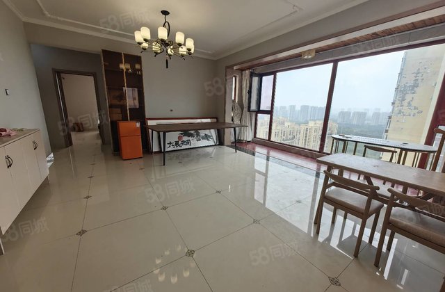 单价4千多 地暖房 随便停车 精装边户 落地窗 阿卡 理想城