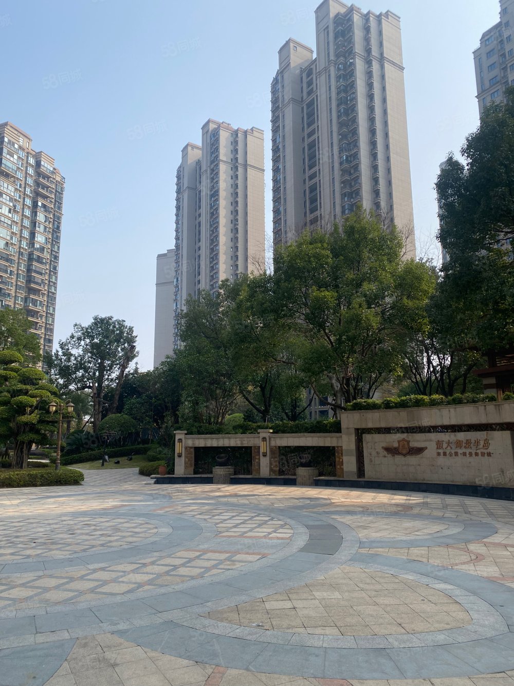 恒大御景半岛西三彩大平层4房2厅2卫2阳台精装修