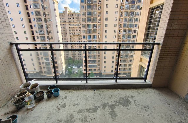 海祥奥体花园4室2厅142㎡81万二手房图片