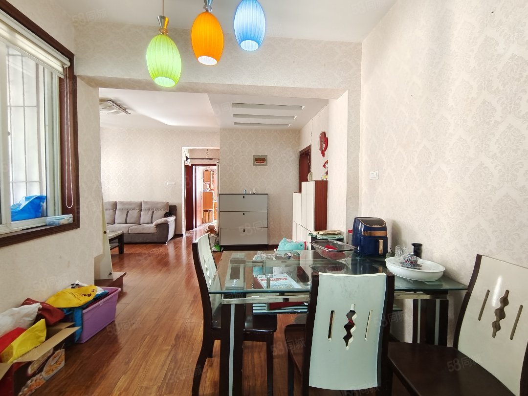 东岳山庄2室2厅1卫90㎡东37万