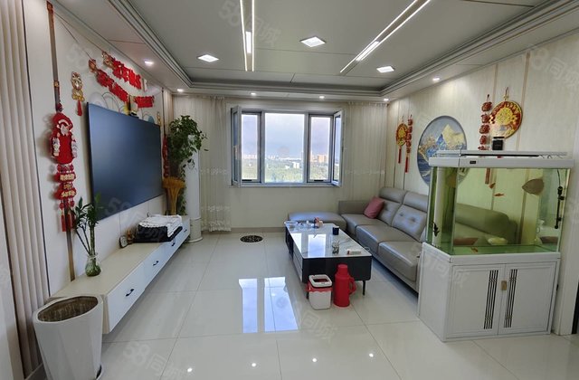 单价4000多 金田阳光 精装大三室 边户可随时看房