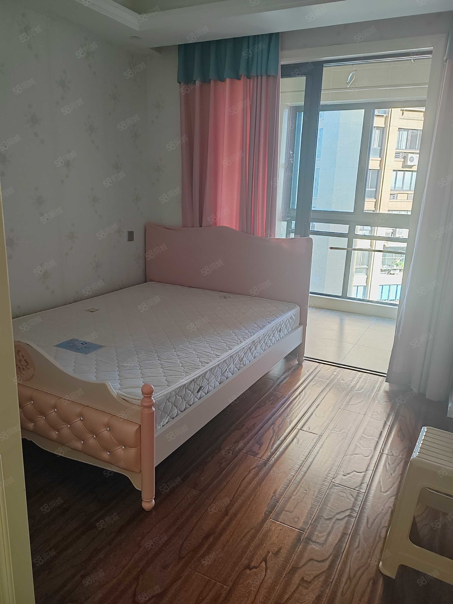 东方广场(开化)4室2厅2卫131㎡南175万