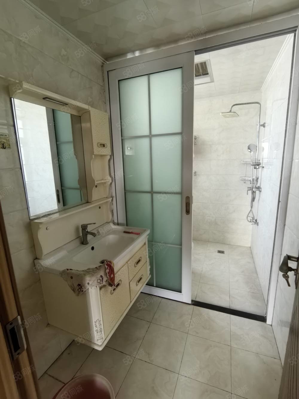 盛世东城2室2厅1卫93㎡南北38万