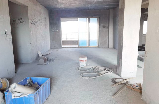 冠源爱琴湾5室2厅190.04㎡105万二手房图片