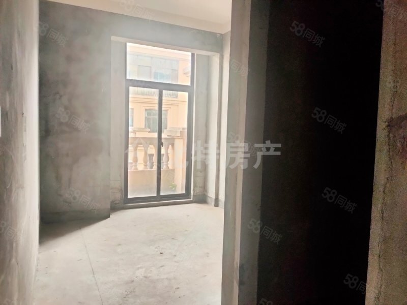 59平4室毛坯性价比高带车库带院子,天然居(别墅)-泰州58同城