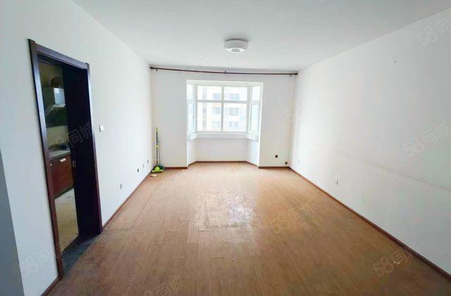 东风小区3室2厅125.23㎡120万二手房图片