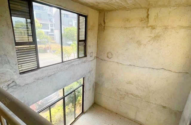 九个半岛(一期东区别墅)8室3厅199.91㎡188万二手房图片