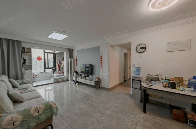 莲湖新城，昌润莲城，三室两厅，免大税，送储，随时看房